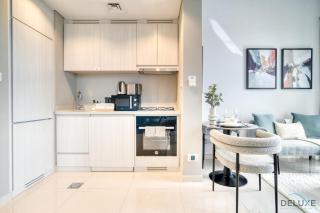 Canal Views! Promotional Rate on Lovely 1BR by Deluxe Holiday Homes - Dubai - 9