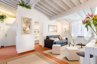 Casa Santa Zita, A Toproof Penthouse Apartment with Elevator and Private Garden Inside the Walls - 2