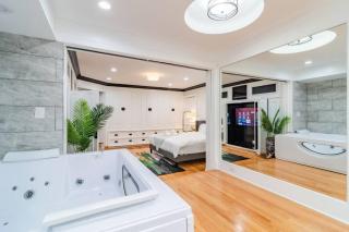 4Bedroom Gold Coast Duplex with Jacuzzi in the Bedroom and Optional Valet Parking - Chicago - 6