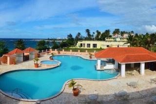 Beachfront Studio Apt w/ Full Kitchen & Pool - Isabela - 0