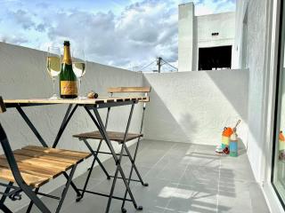 Modern / Central / Free Pkg - 4