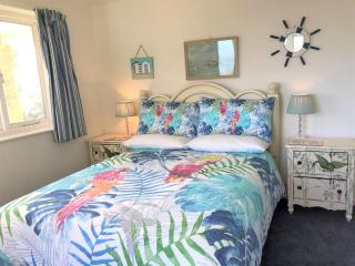 4 Bed in Ventnor IC169 - Ventnor - 4