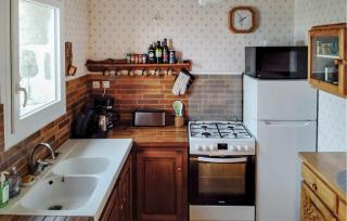 2 Bedroom Amazing Home In Ploudalmézeau - 1