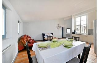 2 Bedroom Lovely Apartment In Beaucaire - 8