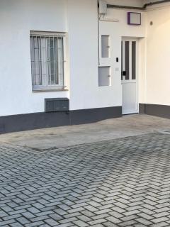 Hd Guesthouse Oasi urbana con parcheggio privato gratuito, fronte stazione - Chivasso - 4