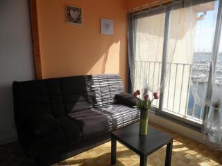 Studio cabine mezzanine 6 personnes - port tranquille, ascenseur, classé 2 étoiles - FR-1-229-65 - Gruissan - 9