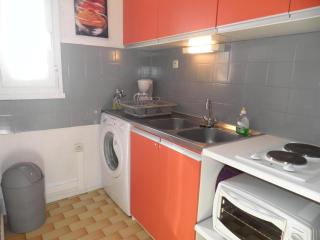 Studio cabine mezzanine 6 personnes - port tranquille, ascenseur, classé 2 étoiles - FR-1-229-65 - Gruissan - 6