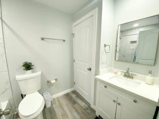 Modern Townhouse in Tempe Near Arizona State University with Fast Wi-Fi & Free Parking for Cozy Stay - Tempe - 5