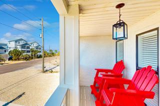 The Red Rocker - Highland View - 8