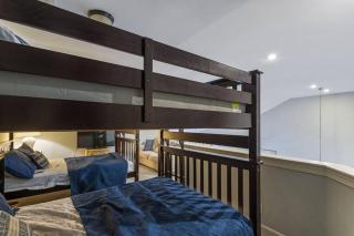 4 Br - 3 Ba Townhouse Walkable to Pool - 1