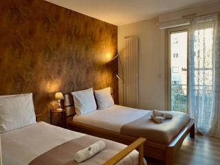 ''Georgio'' Grand appartement traversant avec vue canal et parking - 2