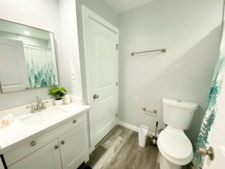 Stylish Cozy Townhouse with King Bed & Parking Near Arizona State University, Mill Avenue & Tempe Downtown - Tempe - 4