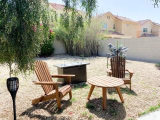 Stylish Cozy Townhouse with King Bed & Parking Near Arizona State University, Mill Avenue & Tempe Downtown - Tempe - 1