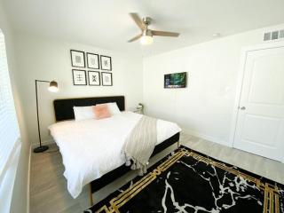 Alluring 2BR Cozy Home with King Beds, Free Parking & Grill Near Downtown and Sky Harbor - Phoenix - 7