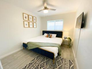 Alluring 2BR Cozy Home with King Beds, Free Parking & Grill Near Downtown and Sky Harbor - Phoenix - 8