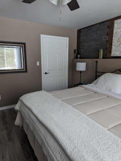 Suite in the Bush-Private Apartment - Bancroft - 7