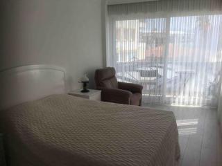 Castle81homes Red, sea view central flat - 8