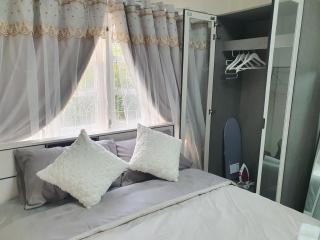 3 BR Cozy Home Skytrain View BKK - Ban Bang Chan - 2
