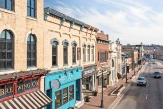 Hip Urban Loft - Small Town Charm - 124 LOFTS #1 - West Dundee - 1