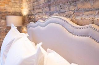 Hip Urban Loft - Small Town Charm -124 LOFTS #3 - West Dundee - 2