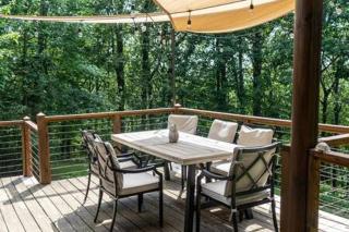 Cozy 2 Bedroom Cabin Nestled in Wooded Hideaway - 7