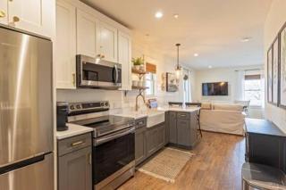 Downtown Luxury Farmhouse Apartment #2 - West Dundee - 5