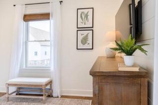 Downtown Luxury Farmhouse Apartment #4 - West Dundee - 1