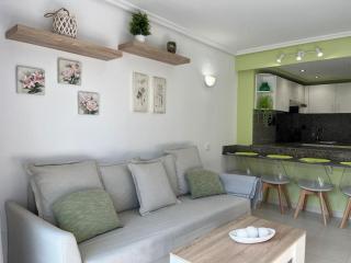 Center-Pool-Relax-2bed-PortAventura-AA9 - Salou - 3