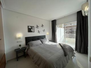 Center-Pool-Relax-2bed-PortAventura-AA9 - Salou - 1