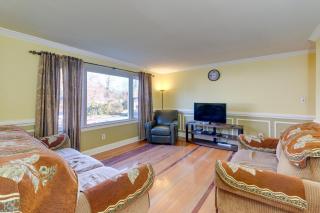 Backyard and Deck Family-Friendly Lorton Home! - Lorton - 7