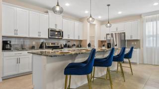 Luxury Orlando Getaway with Resort Perks - Kissimmee - 4