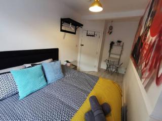 Unique LFC Themed House - 6