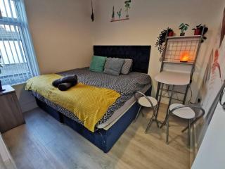 Unique LFC Themed House - 4