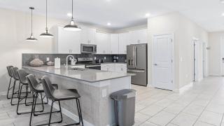 Luxury Resort Home Near Disney & Shopping - Kissimmee - 4