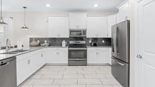 Luxury Resort Home Near Disney & Shopping - Kissimmee - 3