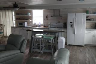 So Beachy! Pet-friendly and free early check in! - 4