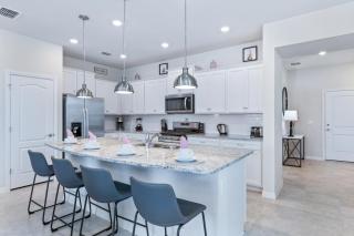 Special Deal 5BR Townhome w Pool Near Disney - Davenport - 1