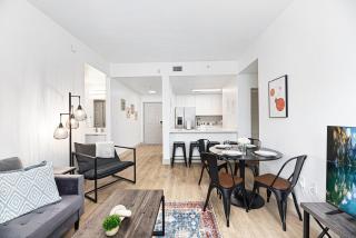The Hornet - Cozy and Spacious 3BR - Free Parking - Views - 2 Mins to Stadium - Charlotte - 9
