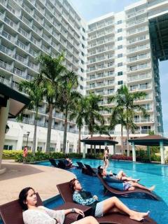 SHELL RESIDENCE C23 Shortwalk MOA Balcony poolview - Manila - 7