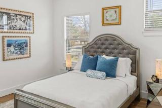 The O'Keeffe-2nd Floor Boutique Hotel Suite - Bentonville - 9