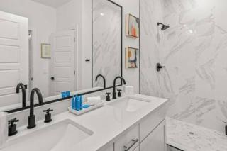 The O'Keeffe-2nd Floor Boutique Hotel Suite - Bentonville - 2