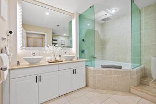 European style Queen Suite in Palm Coast - Best view with Balcony near Beaches! - Palm Coast - 1