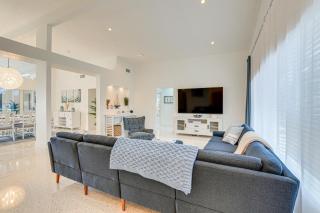 Modern Siesta Key Getaway with Private Pool! - 7