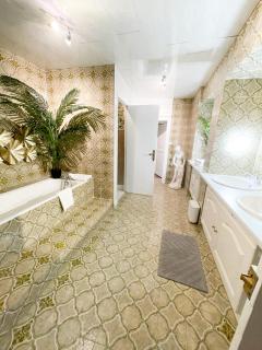 Chateau Bourgeoisie *** - 2