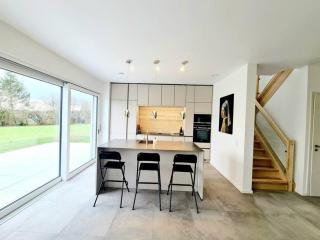 Luxurious 5 bedrooms house - 9