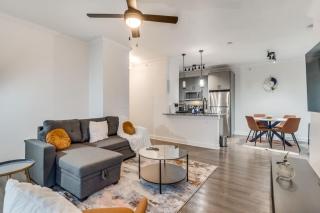 Elegant 1BR with resort style pool near The Domain - 0