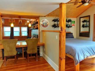 Beer City Room - Heart of West Asheville - 6