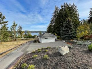 Cottage on the Bay- Hot Tub, Beach, Dock, Kayaks - Sequim - 2