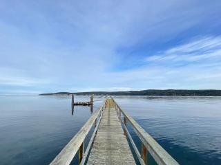Cottage on the Bay- Hot Tub, Beach, Dock, Kayaks - Sequim - 3