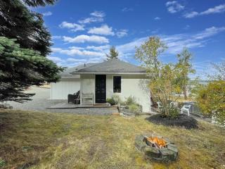 Cottage on the Bay- Hot Tub, Beach, Dock, Kayaks - Sequim - 6